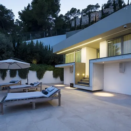 Villa Vagabunda Luxury 6 Bedroom For Rent *