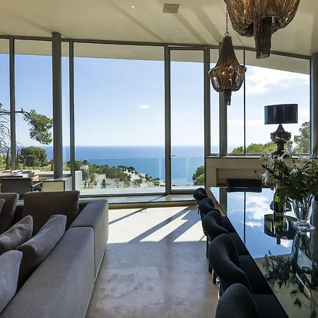 Villa Vagabunda Luxury 6 Bedroom For Rent *