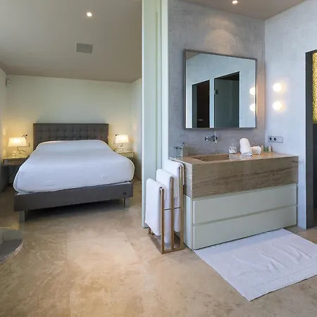 Villa Vagabunda Luxury 6 Bedroom For Rent *