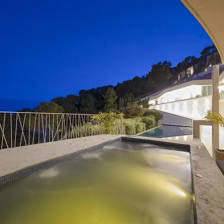 Villa Vagabunda Luxury 6 Bedroom For Rent *