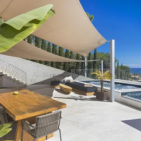 Vagabunda Luxury 6 Bedroom For Rent Villa